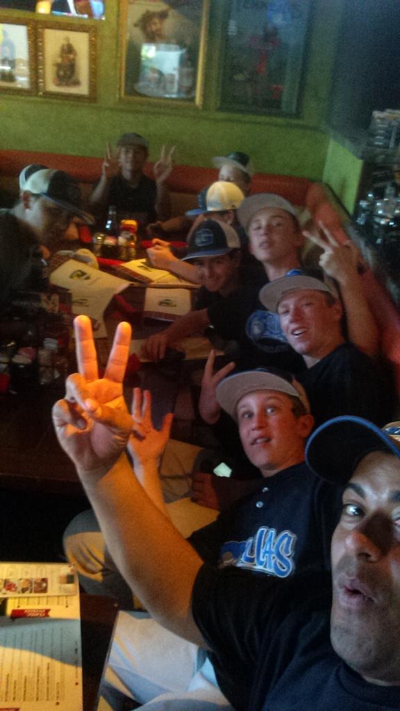 FletesCarlos's tweet photo. Great work boys! #Gnation #Gorillasbaseball 14u 2-0 11u 2-0 http://t.co/OmEYiRoRDH