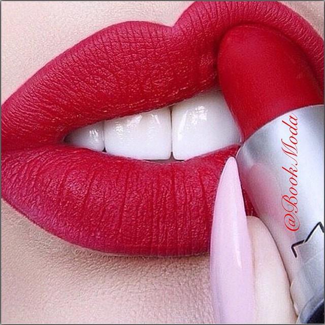 MsUniverseCrown's tweet image. #Bookmoda#fashion#vs#mac#lips#macup#vogue#missuniverse#models#faces#moda#fashionshow#hautecouture#love#red