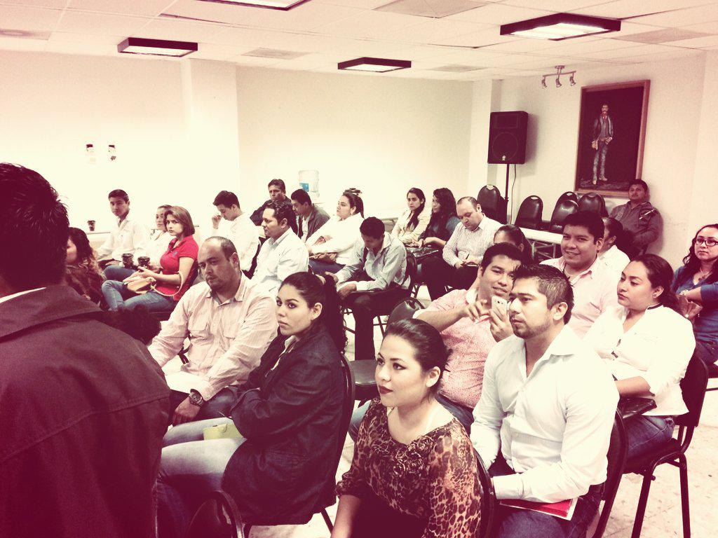 maica_mx's tweet photo. Preparando el camino Rumbo a las #Elecciones2015 sigamos! el trabajo en #Equipomx hace la diferencia #SomoUnaRealidad http://t.co/5cx1OvFqyo