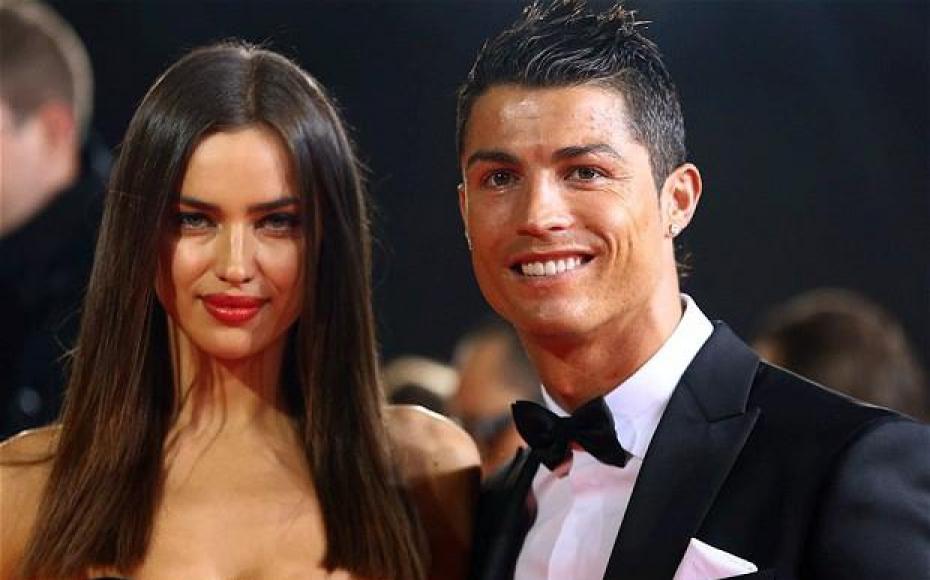 news24tvchannel's tweet photo. Ronaldo dumps model ... - http://t.co/pSkl0qWit9 #Alice_Goodwin #Break_Up #Cristiano_Ronaldo #Gemma_Atkinson http://t.co/XUvrD9Dudc