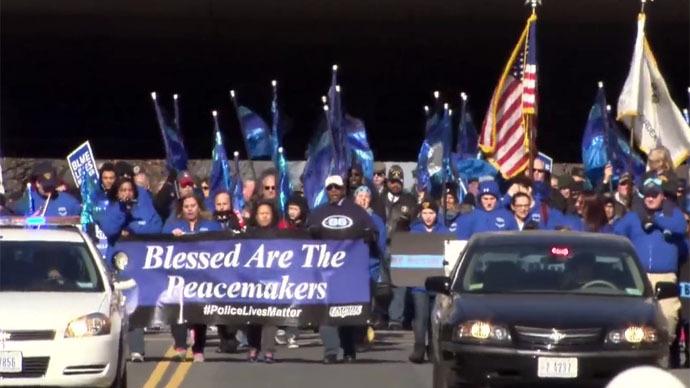 #BlueLivesMatter: Hundreds rally in support of police officers in Washington DC (VIDEO) on.rt.com/6r94h8  #LESM
