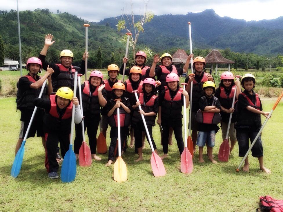 Familly Gathering PPMB FEB Unmer Malang #18012015 ... <a href="/Fikryano/">Fikriano Ronaldo</a> <a href="/irany_w/">irany windhyastiti</a> <a href="/khouroh_umu/">Umu Khouroh</a> <a href="/waris46/">Abdul Waris</a> (rafting.coy)