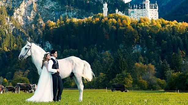 Congratulations to Jay Chou on his 36th birthday & is finally married to Hannah Quinlivan. Wish them happy together. 