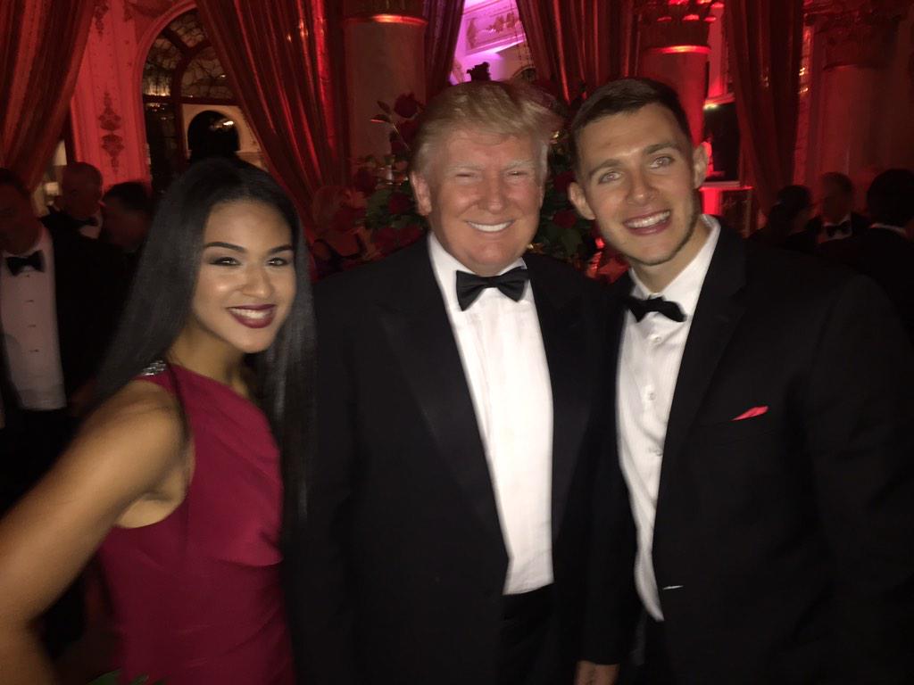 j_cornett7's tweet photo. Yeah so I was at Mr Trumps house tonight #NoBiggie Where I live >>> http://t.co/036uKf91CG