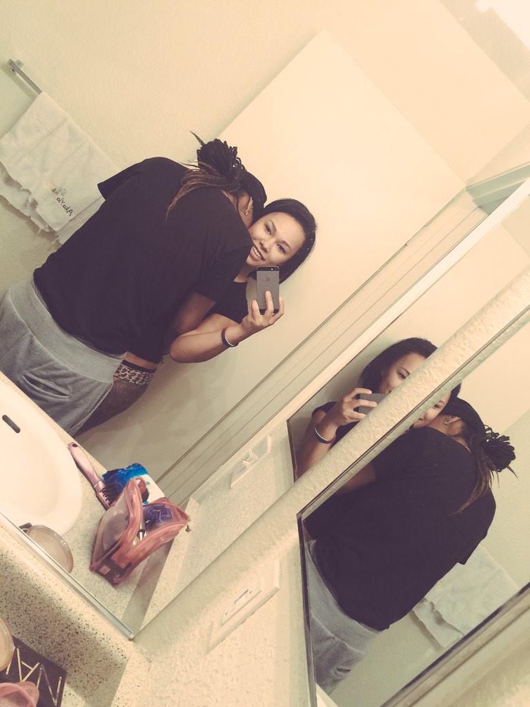 HeartBreakKayy's tweet photo. Late night photo shoot with bae.. 👀😍❤️ #datlightingdoe #onlyatnight #thesunlightbefuckingshitup http://t.co/EYLWcBQ57V