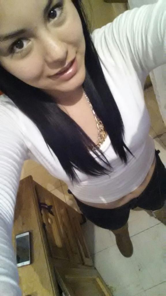 dgl201215's tweet photo. #Bonita #SinMaquillaje #MasMejor http://t.co/9YAsREYtvh