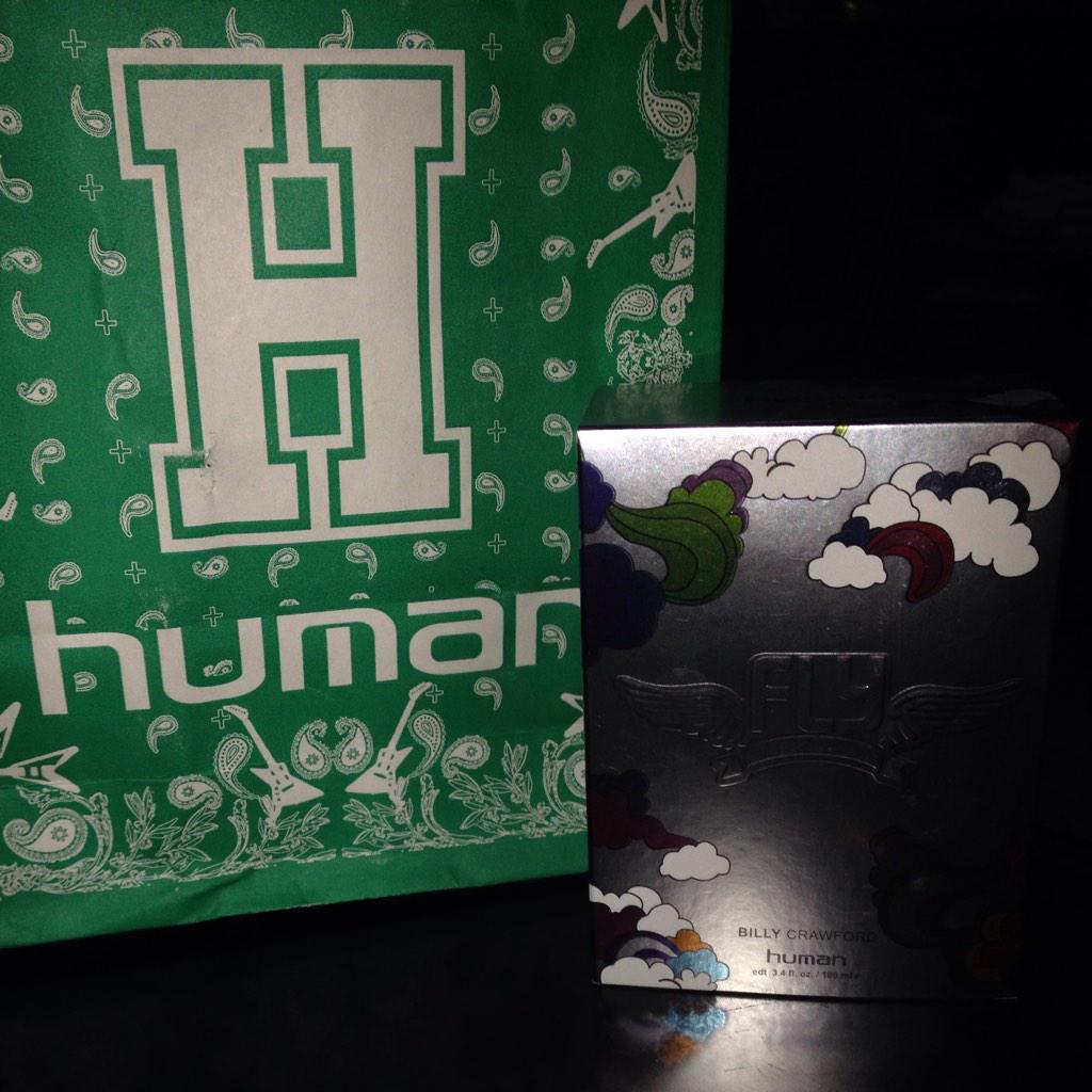 thestivaquino's tweet photo. FINALLY! 😍 first time kong mainlove sa pabango eh haha bili agad! #RIPALLOWANCE #FLY #HUMAN👏😘 http://t.co/96NsoQAWYL