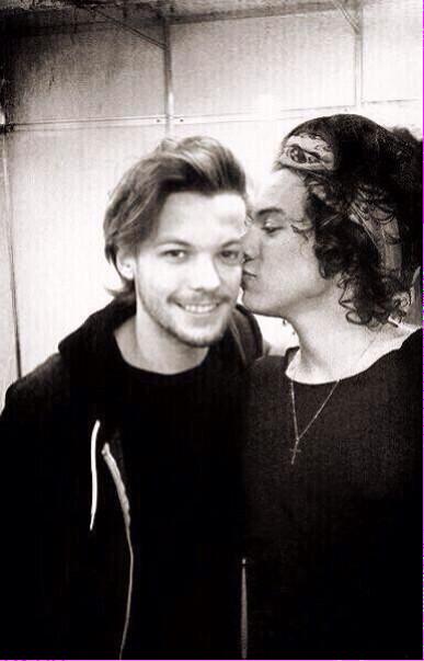 #LarryStylinson cuties 😍😍😍😭😭😭