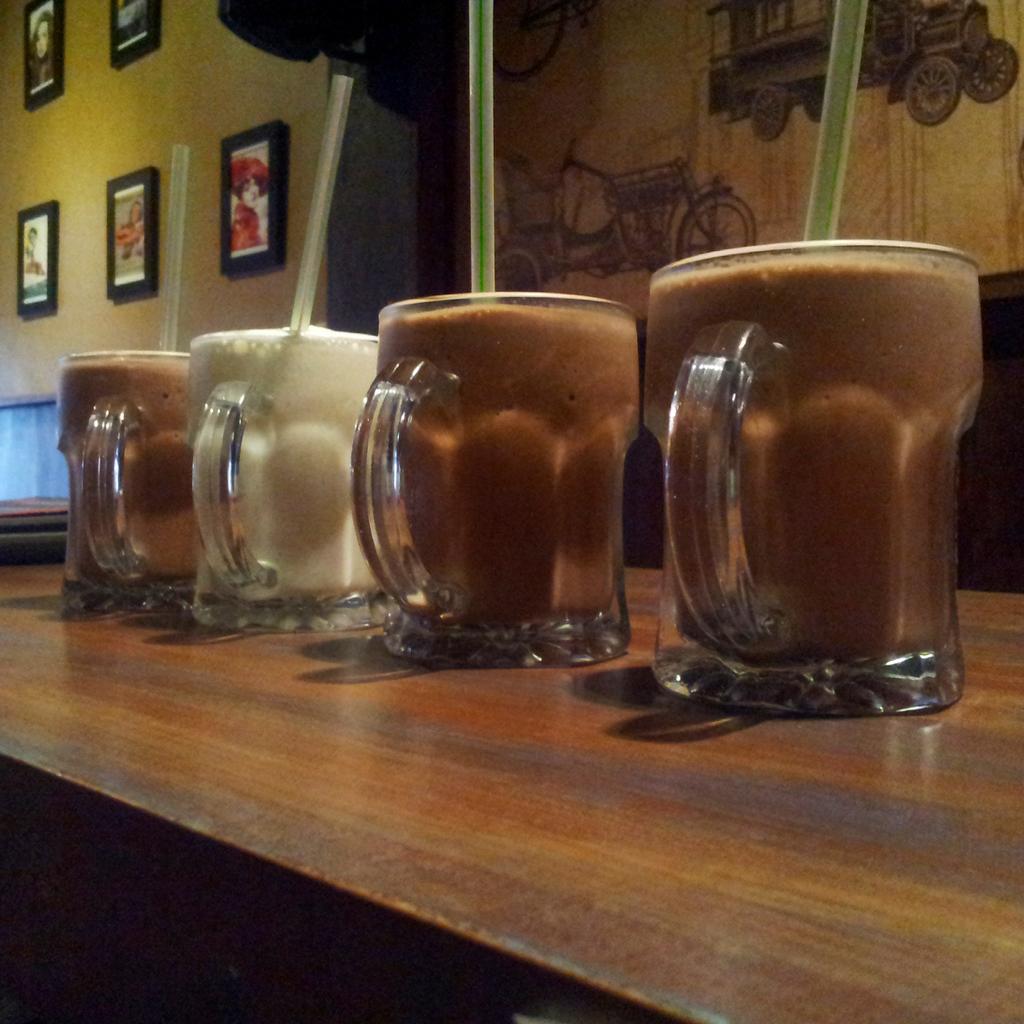 Yuk yg belum sempet mampir, sekarang boleh dong mampir n nyobain smoothies kita :D