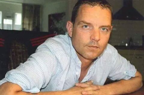 Blijf delen...hij heeft nu hoogwaarschijnlijk wel een (stoppel)baardje. Hij moet weer bij ons terugkomen!