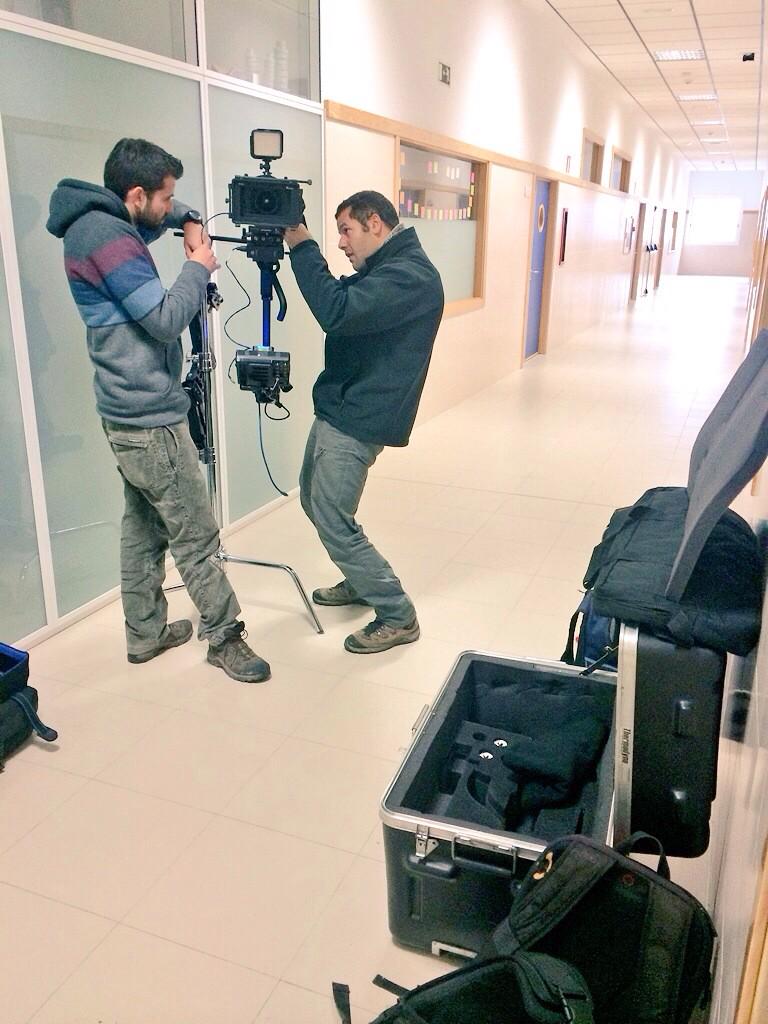 AmorevoOficial's tweet photo. Cambiamos de tercio y hoy rodamos el videoclip del Himno del Bicentenario de Don Bosco #DonBosco2015 http://t.co/oYZIfqeJMH