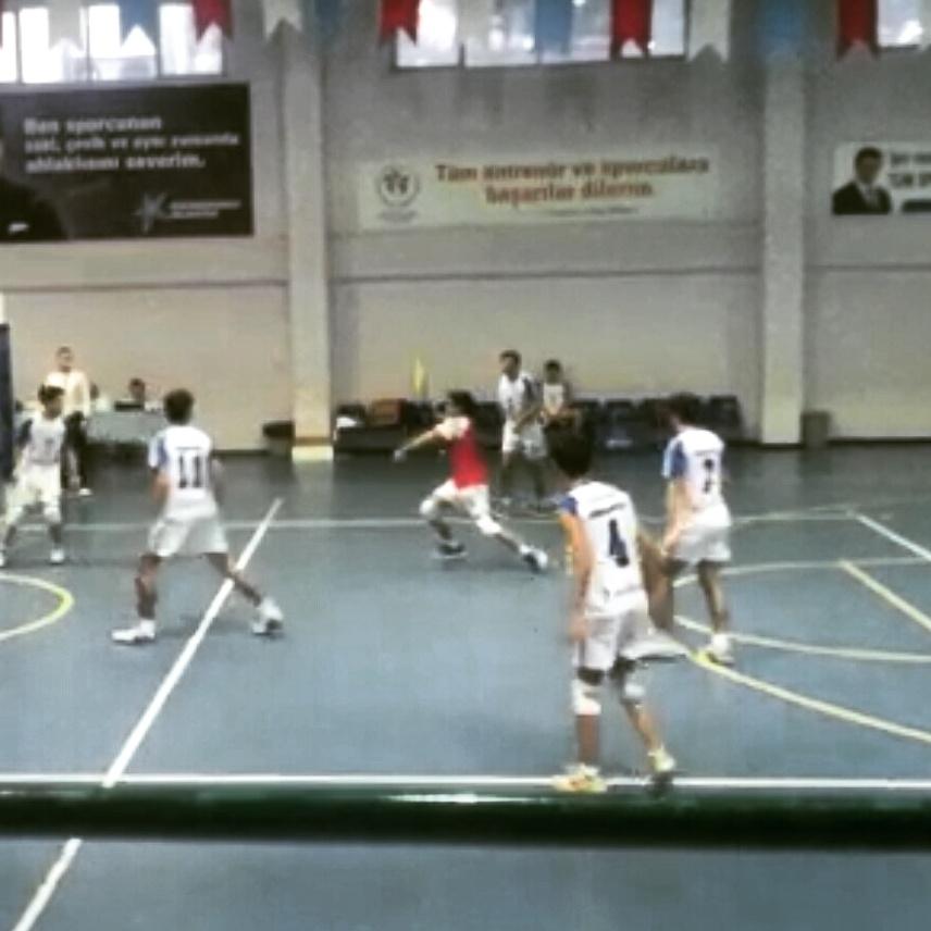 devrim_benzer1's tweet photo. #Volleyball #Libero #Newteam #Defance http://t.co/RghudN7GYm