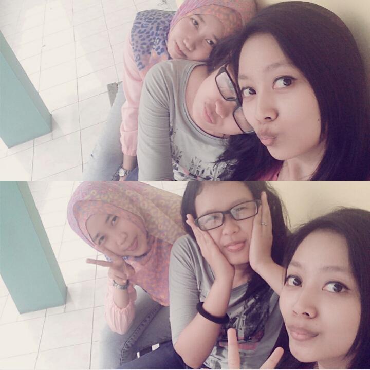 dinna_pitasari's tweet photo. Quality time @iiyuunk @vinafauziah2 http://t.co/4A5rJWvHYx