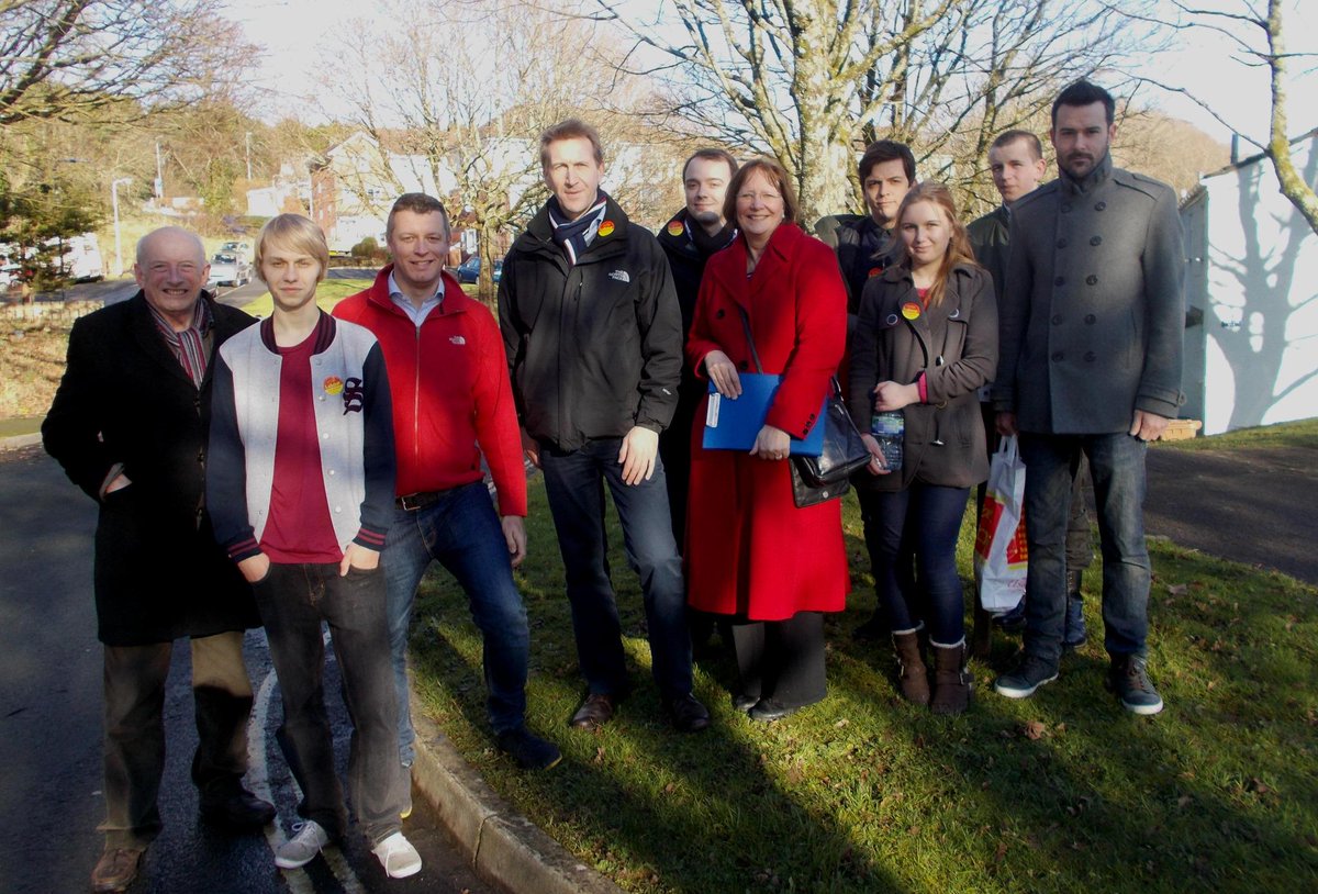 PlymouthLabour's tweet photo. Thanks to @DanJarvisMP for joining us, as part of his #labourdoopstep marathon with @alisonseabeck @LukePollard http://t.co/b2pVaEshd4