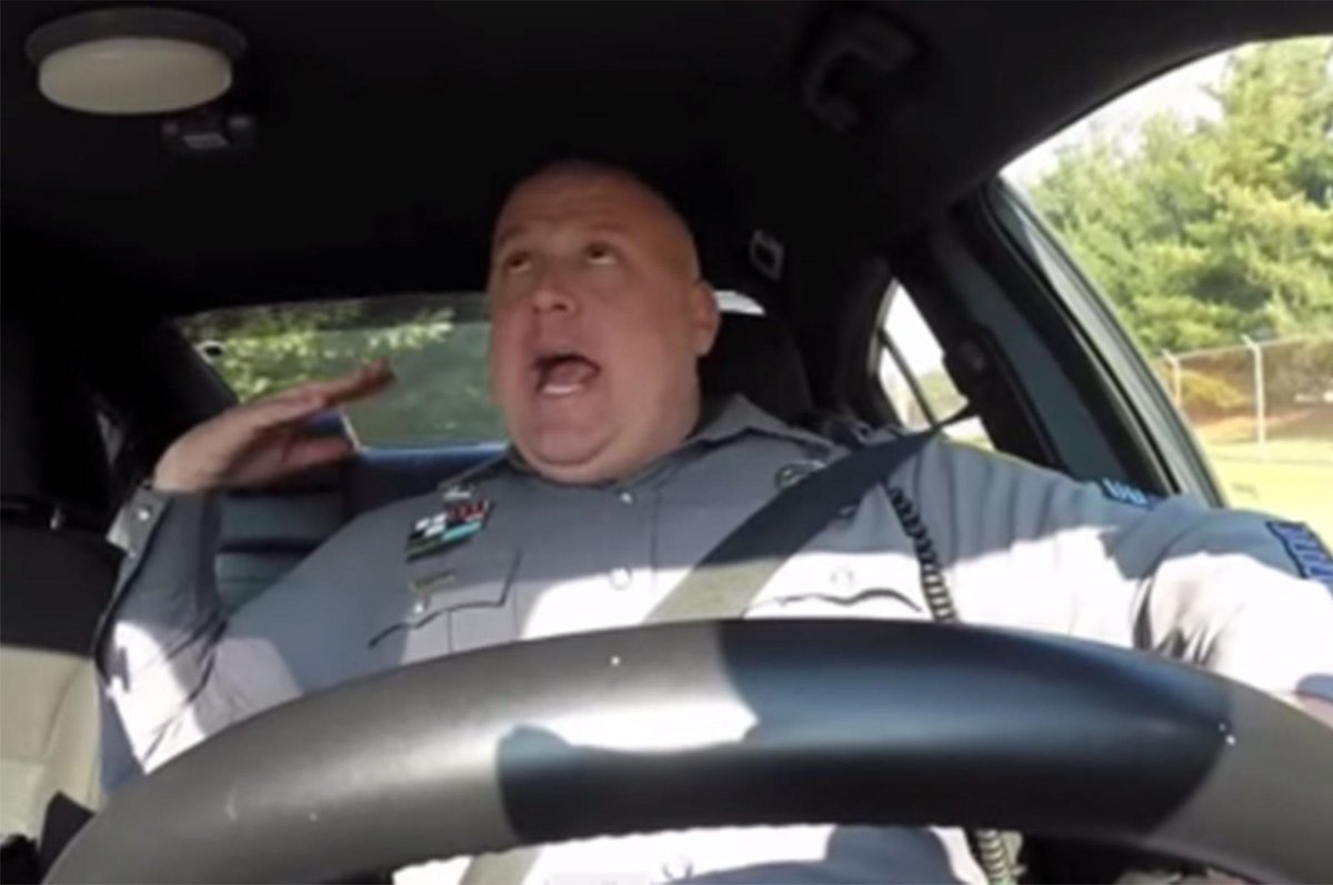 Police officer rocks out to 'Shake It Off', Taylor Swift approves ind.pn/1GdZGFr