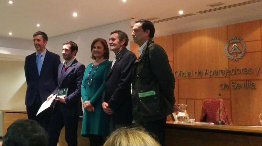 davidmarinAT's tweet photo. Entrega premio @rehabilitaverde http://t.co/AtmwLREn6K