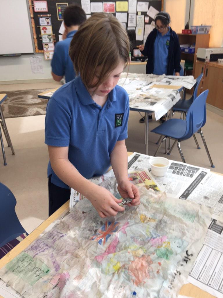 rvis_5m's tweet photo. Making our explorer maps look old!! @rvis_bh  #rvisionaries #teastaining http://t.co/TToGYnojSK