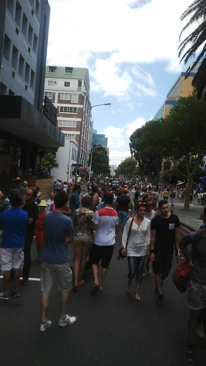 Kudu187's tweet photo. Breë Street is heaving.... #openstreets http://t.co/2yjXvV8rE6