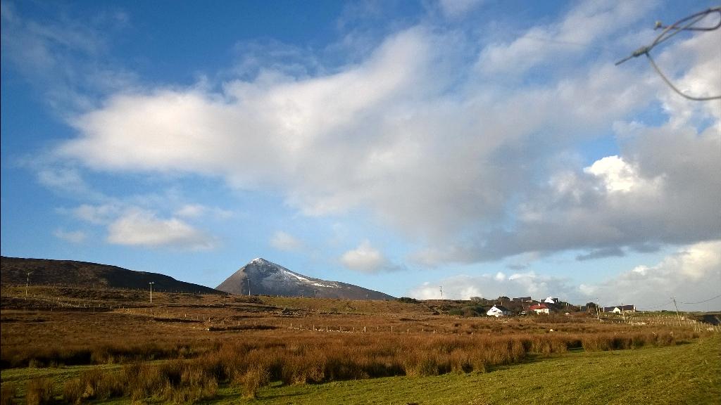 Headmeltz's tweet photo. Positively balmy!  #weather #dugort #goldenstrand #Achill http://t.co/LkJIQBp0lW