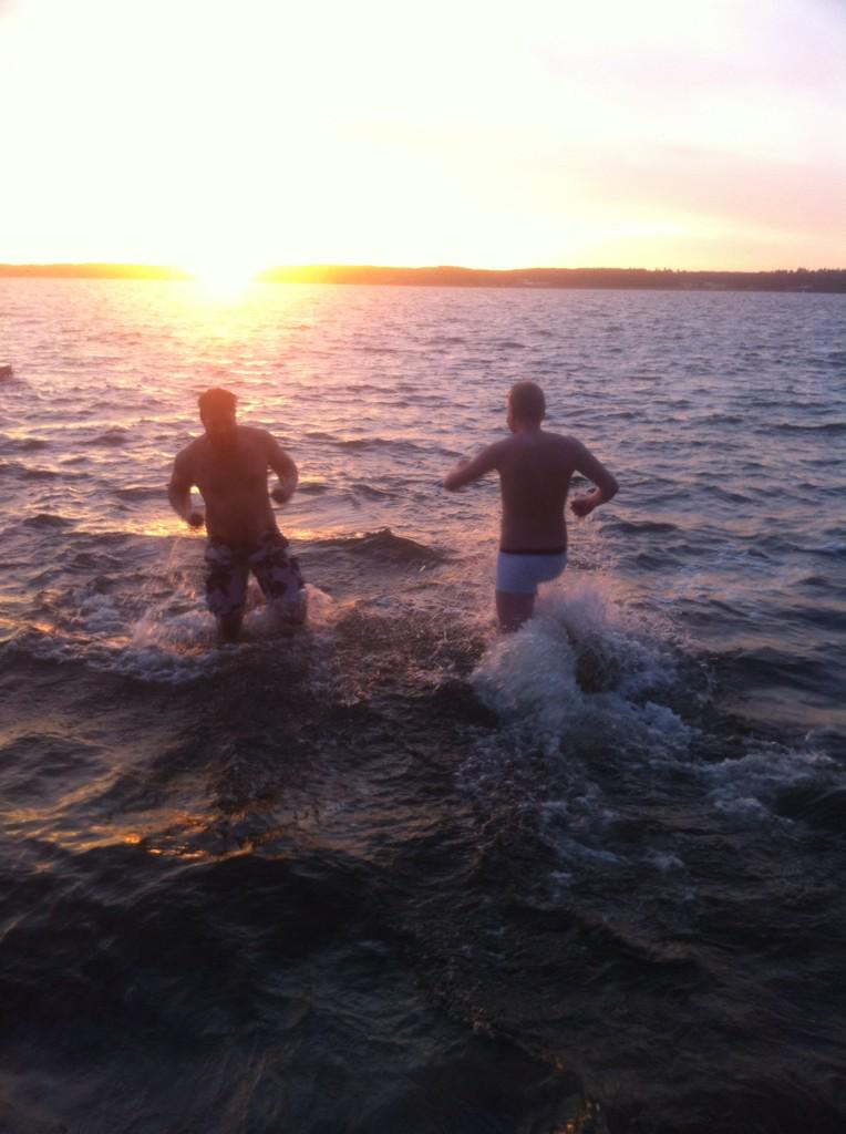 MaxLilja's tweet photo. #first #ice http://t.co/ZvdvFrQaYv
