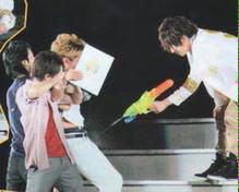 ninoizon_617's tweet photo. ズボン濡らして無理やり脱がせる作戦だな( ˘ω˘ )ｽﾔｧ… http://t.co/cATRNh9B3u