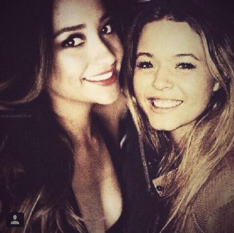 thccbellamy's tweet image. Fetus Emison VS Hot Emison
#Emison #PLL #PLLArmy
RT for Fetus Emison 👧
FAV for Hot Emison 💁
Af can't choose!!