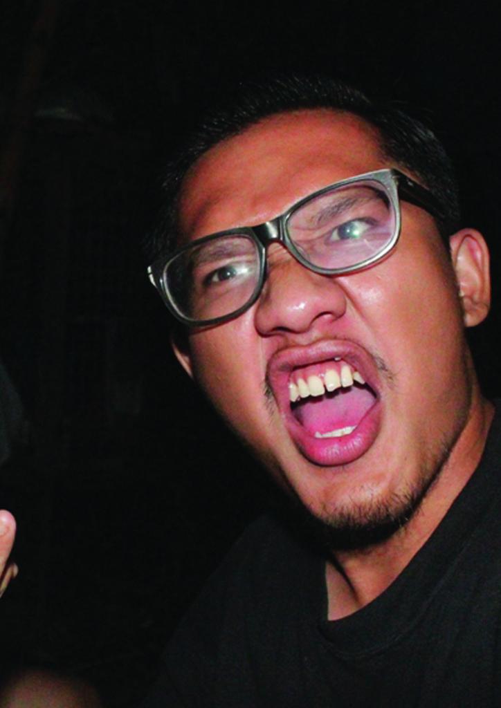 3March_Cloth's tweet photo. Sambil nungguin sablonan kering , dari pada bengong http://t.co/5argRrAFei