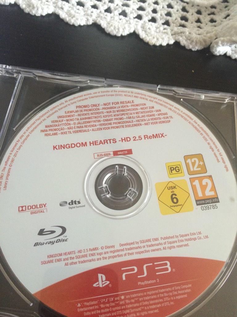 Macundra's tweet image. Llegar a casa de mis padres y encontrarme estos regalitos, gracias @KochMedia_es @KingVinil