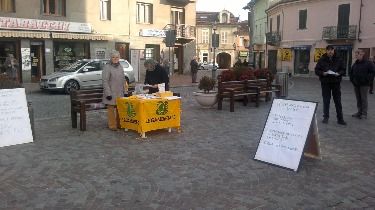 LegambienteOrba's tweet photo. Presentazione 4 punti importanti
migliorare raccolta differenziata;
educazione ambientale nelle scuole http://t.co/heTC7msUCp