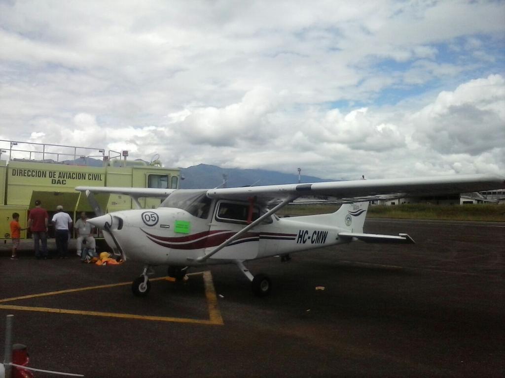 XavierFST's tweet image. Participando de las fiestas de la Fuerza Aerea Ecuatoriana