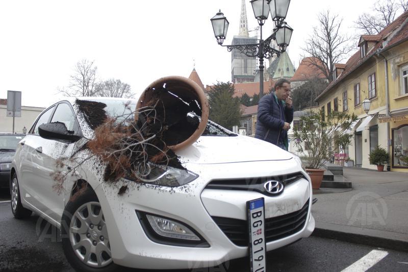 aa_balkans's tweet image. Zagreb: Vandalizam na automobilu beogradske registracije u centru grada #AA