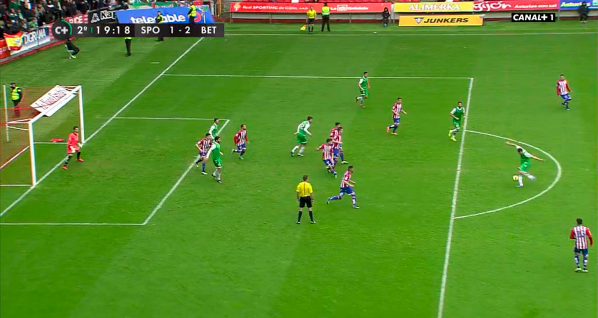 MPlusDeportes's tweet photo. Cuéllar sólo pudo mirar. Xavi Torres la reventó y da la vuelta al choque de El Molinón. http://t.co/WaZMNNReCR