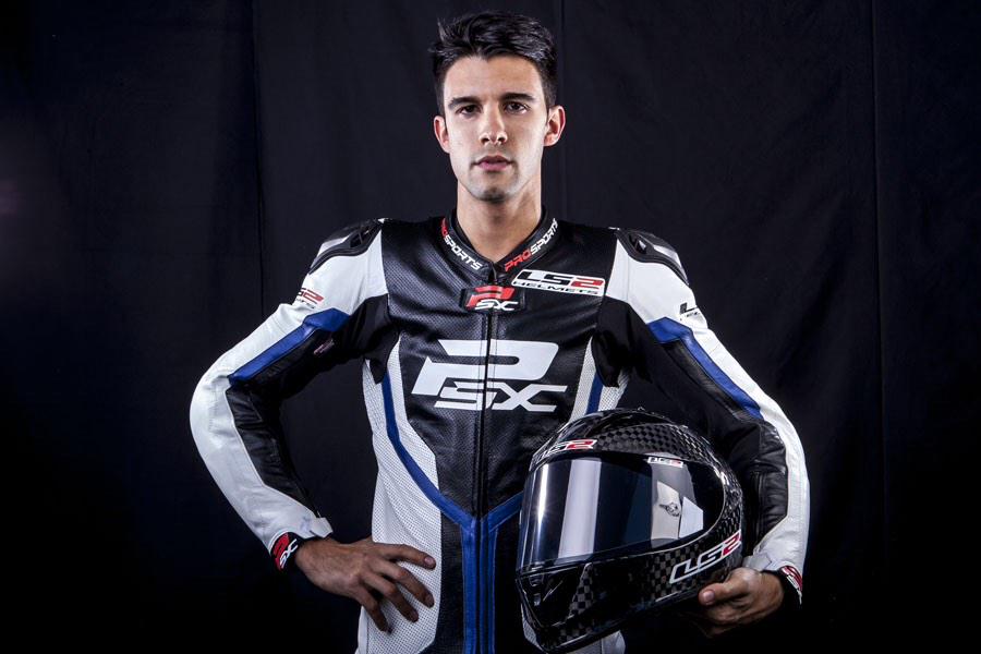 Ehi ma avete visto quanto sono fighi i nostri piloti con il nuovo #LS2Arrow ?
 #ls2protectingdreams <a href="/ISAAC_VINYALES/">Isaac Viñales</a>