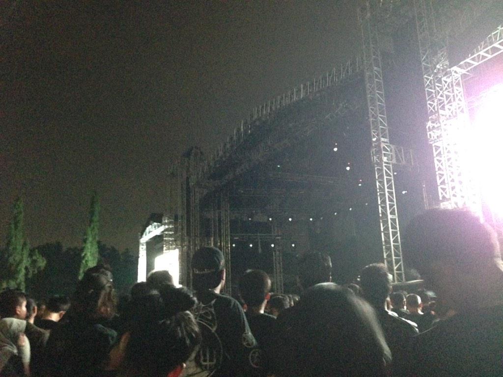agdcdotcoid's tweet photo. This is the stage #A7XJKT #AvengedSevenfoldJKT @TheOfficialA7X @A7XIndo. Let's headbang together \m/ http://t.co/gUuIIe7vVh