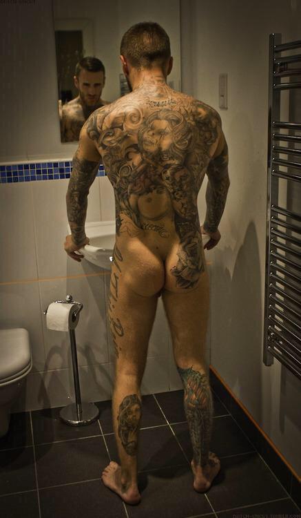 BoundGayboi's tweet photo. Hot ink http://t.co/GV34JNjekh