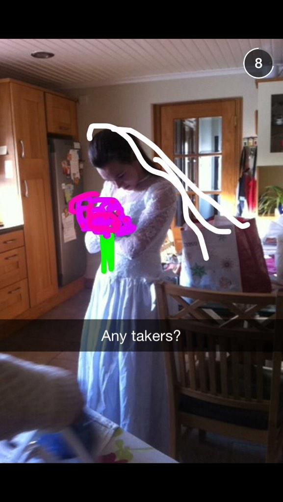 AineMcAl's tweet photo. Any men out there looking for love? She has the dress bought and all ❤️ @VeeMcCormick http://t.co/109i3hDkFn