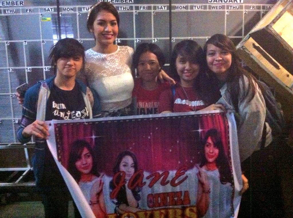 JaneLovers22's tweet photo. Ang mga puyat na admins and Member sheryl with @itsJaneOineza ❤️ Don't forget to watch Ggv later guys! http://t.co/swwwxfbBo2