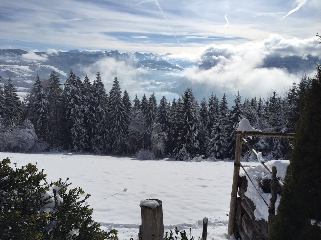 Geheimtipp am Sonntag: Mit den Schneeschuhen zur Wanderhütte Grümel, hoch über dem Ägerital (ZG) 😉