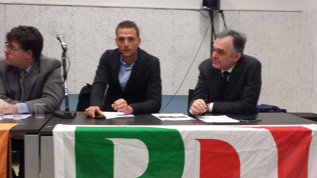 GdAulla's tweet photo. Presentazione del libro "la buona politica" di Spini, presente anche il governatore della Toscana @rossipresidente http://t.co/ZoM13I2TzC