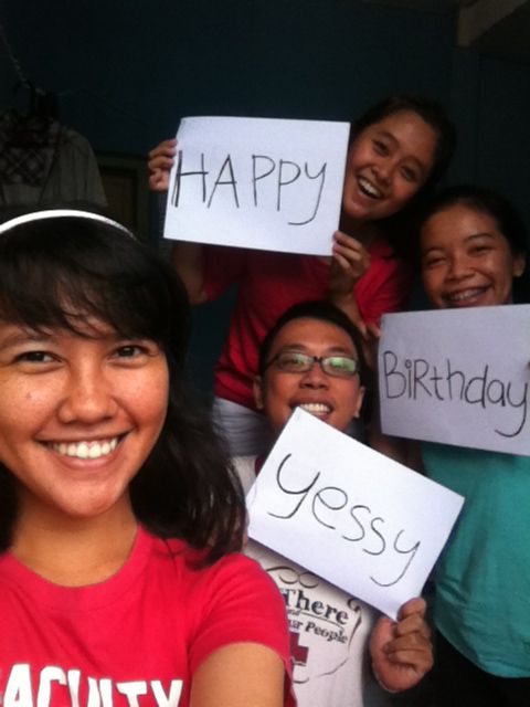 mariaoktv's tweet photo. Ini untuk mu sanchaii @yessyMsihaloho dari kami.. #latepost http://t.co/V0OJDg06yR