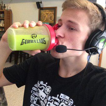 GFuelEnergy's tweet photo. Drink GFUEL and be a #MCM this #ValentinesDay

http://t.co/1qjaKCXoPq http://t.co/pD8tEbrgUy