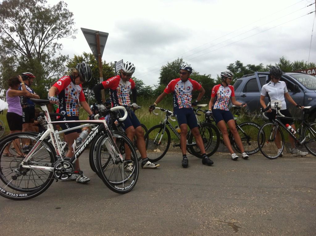 Misscalo's tweet photo. Super racing weekend @mpumulangachamps #cycling #teamswazi #velocycles http://t.co/nHhILhVyq4