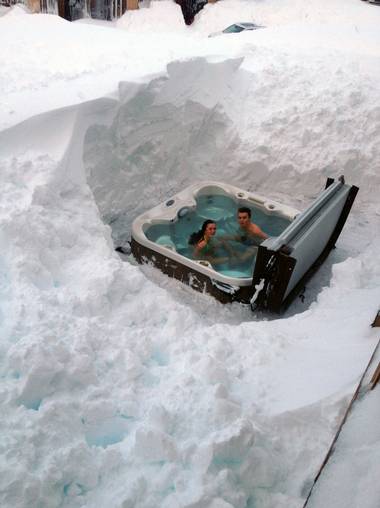 spindanger's tweet photo. Gøy i stampen når mengder av snø er spadd vekk! #Hovden #FVN #badestamp #Setesdalen

http://t.co/xNEZU8JCEK http://t.co/PwAIkBCg6g