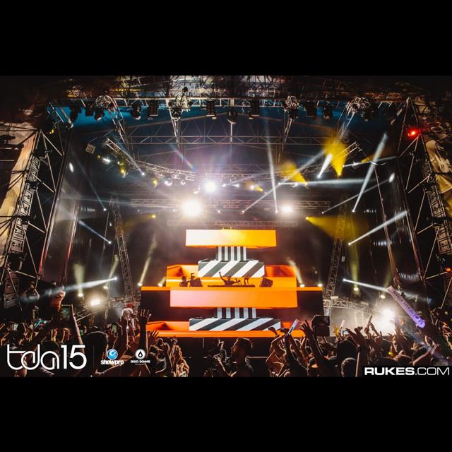 Bassjackers's tweet photo. PANAMA!!! ❤️ http://t.co/uFjGJpO3o0