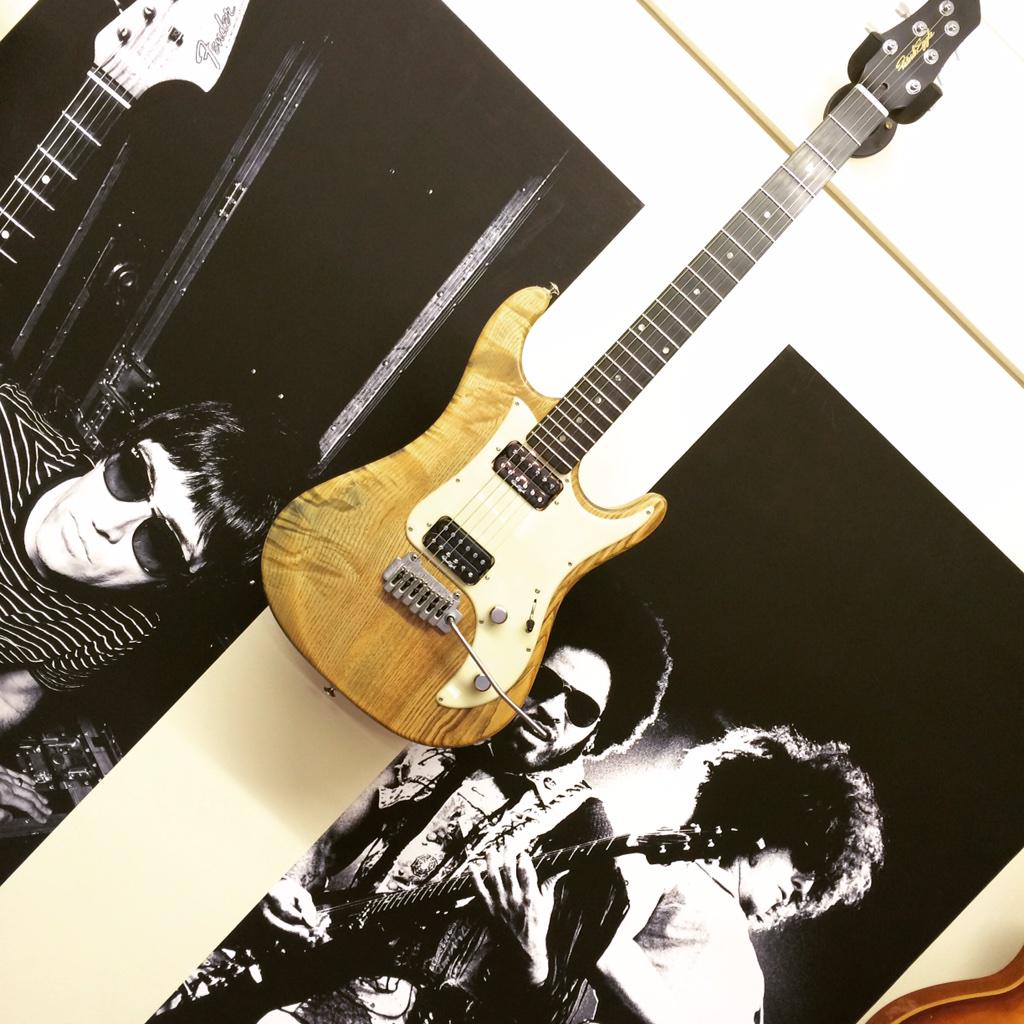 #NewMOR wall #PatrickEggle #guitar #swampash mormusic.co.uk/product/patric… @amibarwell @lennykravitz #JohnnyMarr