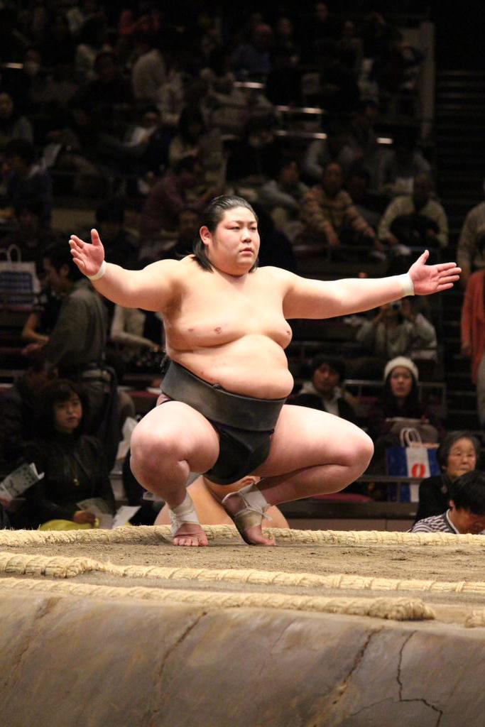 <8日目の様子>幕下取組。安彦 寄り切り 錦木。#sumo