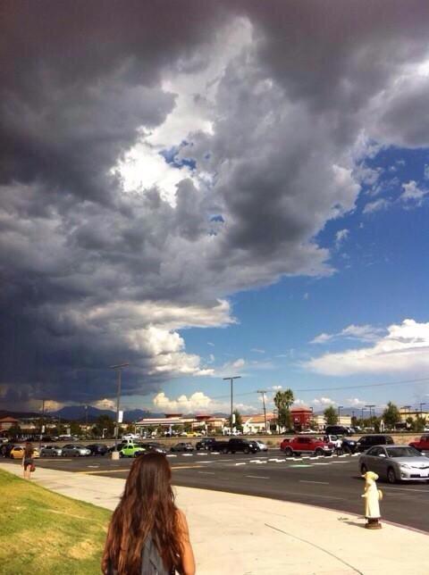 SpeakComedy's tweet photo. i live in a town where the weather is like http://t.co/1GFKAr8RfK