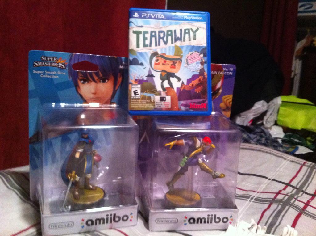 ProZach_09's tweet photo. Finally got #Marth and #CptFalcon from France. And a game if mine @CRANTIME has had since last August. Good haul. http://t.co/2lqsvXtLUL