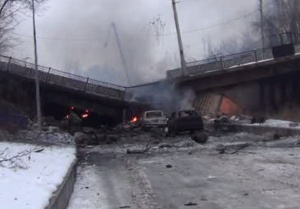 Le Pont Putilovsky Bridge, qui se situe près de l'aéroport de Donetsk, a été aussi détruit lors des bombardements.