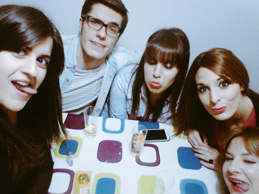 albipu's tweet photo. Palo selfie casero jajaja @YerayOitPoints  @Eliiusita @Aidarubita @Esteliiita http://t.co/O3OpI0tIOw